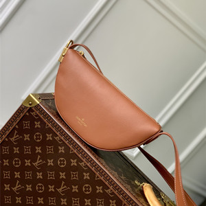 lv louis vuitton low key bumbag #m83546/m11429