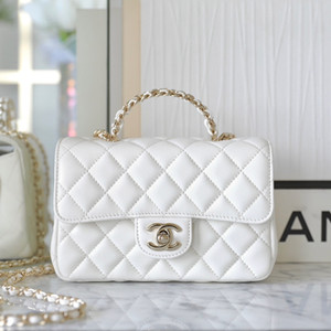 chanel 18cm flap bag with handle