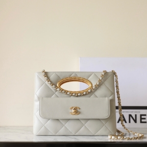 chanel clutch