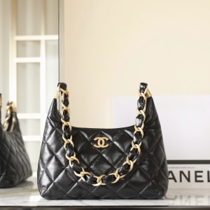 chanel hobo handbag