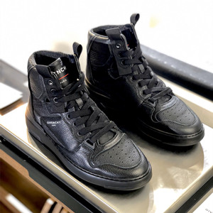 givenchy two-toned wing low sneaker shoes