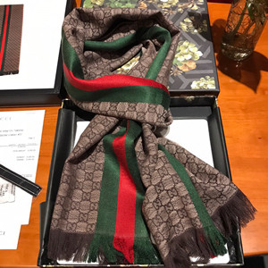 gucci gg jacquard knitted scarf with web 35cm x 180cm