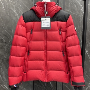 moncler men's grenoble camurac short down jacket