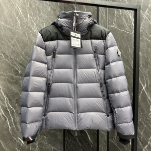 moncler men's grenoble camurac short down jacket