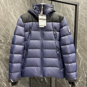 moncler men's grenoble camurac short down jacket